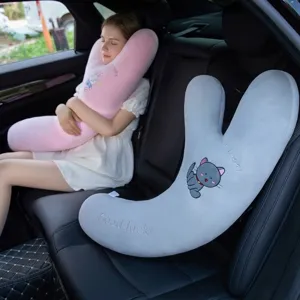 Almohada de cuello para coche en forma de Y para confort en viajes largos de niños.