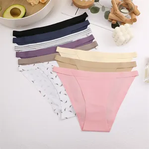 Sammlung nahtloser Bikini-Slips aus Eisseide in verschiedenen Farben