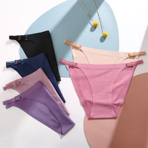 Vista dettagliata di slip senza cuciture in seta ghiacciata, vari colori e spalline regolabili