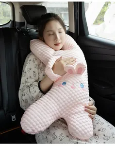 Almohada de coche con forma de conejo rosa para apoyo del cuello y cinturón
