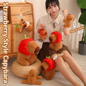 Ensemble de peluches Capybara avec chapeaux fraise, comprenant porte-clés et bracelets à clapet
