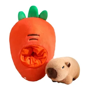 Peluche de carpincho capibara con nido en forma de zanahoria naranja suave