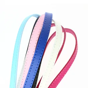 Detaillierte Makroansicht bunter 8mm Kunstlederriemen für DIY-Schmuck und Armbänder