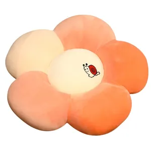 Suave cojín de asiento con forma de flor y degradado con bordado de caracol para el sofá