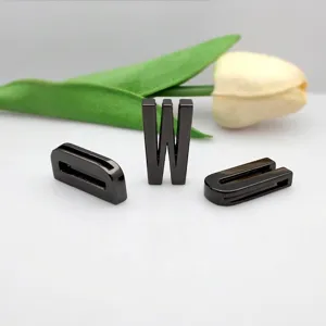 Breloques Coulissantes de Lettre de Alphabet 30mm Noir Fusil Alliage Métal DIY Perles Initiales Pour Chapeau Sac Accessoire Vêtement