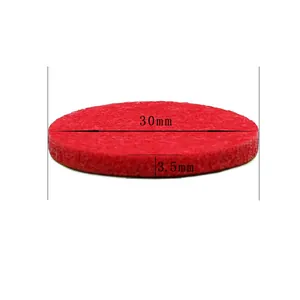 Detailansicht eines 30mm Durchmesser und 3,5mm dicken roten Aromatherapie-Filzpads
