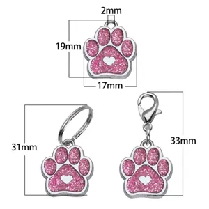 Détail montrant les dimensions exactes de la médaille rose pailletée pour animaux
