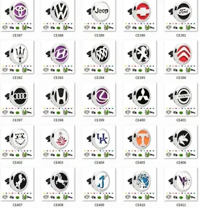 Catálogo con varios clips de aromaterapia para coche de 30 mm con diversos logotipos de marcas