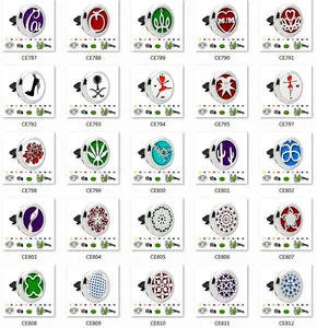 Vista de 25 estilos de clips de aromaterapia para coche de 30mm con diseños calados