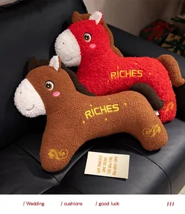 Simpatiche bambole di peluche a forma di pony rosso e marrone con ricamo RICHES