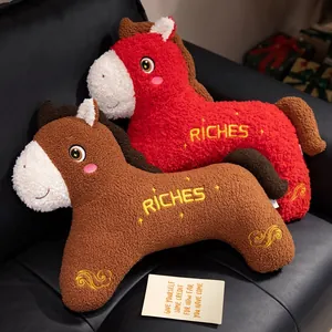 Simpatici cavallini di peluche rossi e marroni con ricamo RICHES per decorazioni e regali