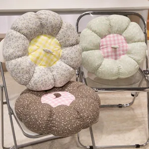 Cojines de suelo decorativos con flores en forma de calabaza de estilo nórdico en sillas