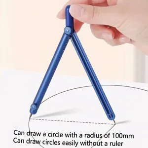 Primer plano de un compás de metal azul trazando un círculo con radio de 100mm