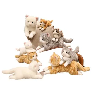 Gruppo di peluche di gattini realistici in vari colori per il comfort dei bambini