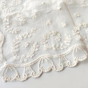 Minimalist Square Pure Cotton Lace Tablecloth Embroidered Dust Cover Floral Mesh Table Mat Scalloped Edge Home Decorative Scarf