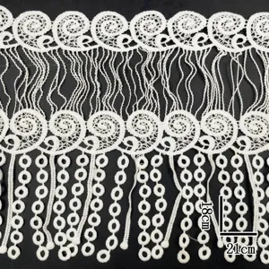 Bordo in pizzo idrosolubile in seta di latte con dettaglio nappe frangia da 18 cm