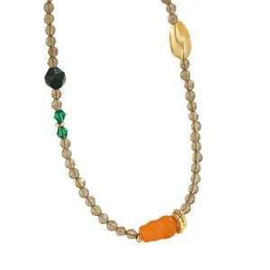 Elegante collar de cuarzo ahumado facetado de 3mm con dije de calabaza de jade naranja