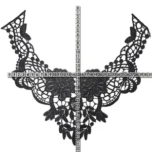 Applique de col en dentelle noire hydrosoluble avec ruban à mesurer la taille
