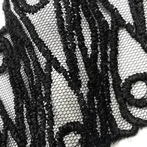 Detailansicht der eleganten schwarzen wasserlöslichen Mesh-Stickerei-Spitzenborte für DIY