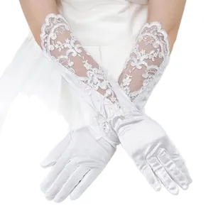 Elegantes guantes de novia largos de satén blanco con detalles de encaje floral