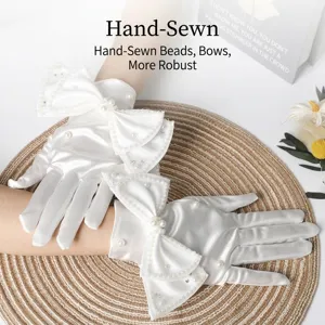 Guanti da sposa corti in raso con doppio fiocco e perle