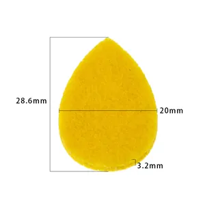Detalle de la almohadilla de fieltro amarillo para aromaterapia, 28,6 mm de largo y 3,2 mm de grosor