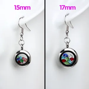 Detaillierter Vergleich von 15mm und 17mm runden Glaskapsel-Ohrringen mit bunten Steinen