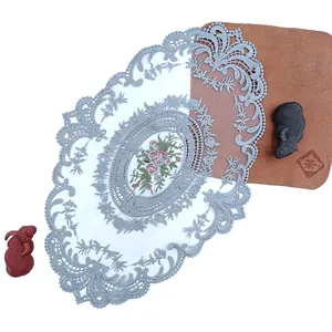 Eleganter ovaler Spitzentischläufer mit floraler Stickerei für die europäische Tischdeko