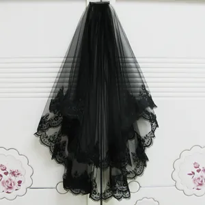 Elegantes schwarzes Gothic Hochzeitskleier Detail mit feiner Wimpernspitze für Cosplay