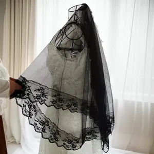 Vintage schwarzer gotischer Brautschleier aus Spitze mit Rosenstickerei für Halloween
