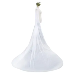 Detailed side view of a 3-meter white bridal veil showing the elegant drape and length