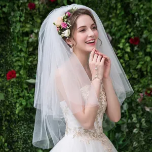 Voile de mariée court et élégant en tulle blanc doux pour mariage et photographie