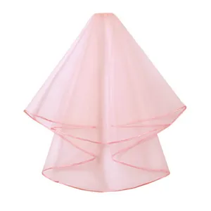 Eleganter mehrlagiger rosa Brautschleier mit seidenumrandeten Kanten für Hochzeiten