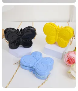 Simbatiche borse gelatina a farfalla per bambine con catene dorate in vari colori
