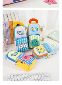 Detailansicht bunter Federmäppchen im Rucksack-Stil mit süßen Klett-Patches für Mädchen