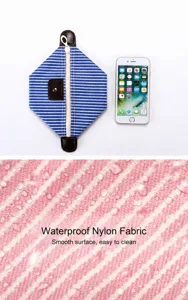 Trousse à maquillage en nylon rayé étanche avec un comparatif de taille pratique sur smartphone
