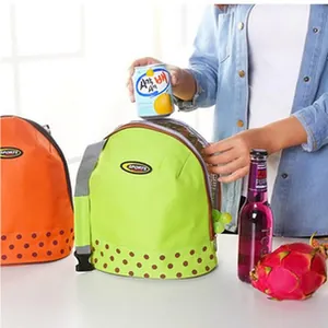 Leichte tragbare isolierte Kühltasche mit Punkten für Wandern und Reisen im Freien.
