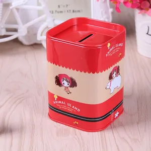 Hucha de metal roja y beige con simpáticas ilustraciones de una niña y un oso polar