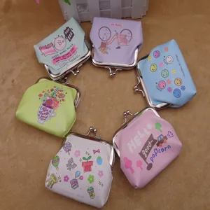 Six porte-monnaie colorés avec motifs de dessins animés et fermoirs en métal rétro