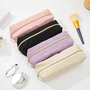 Set mit vier Cord-Taschen in Pink Schwarz Lila Creme für Make-up oder Schreibwaren