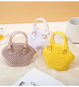 Set aus Mini-Gelee-Muschelhandtaschen in Gelb, Weiß und Nude mit schöner Perlentextur