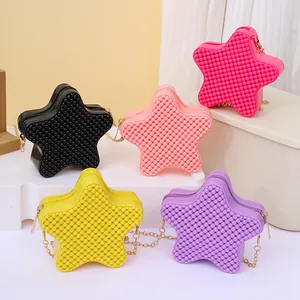 Collection de sacs à bandoulière en gelée en forme d'étoile avec surface perlée et chaîne dorée