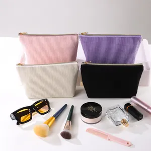 Vier Farben Kord-Make-up-Taschen mit goldenen Reißverschlüssen und Zubehör