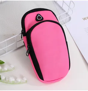 Vorderansicht der leuchtend rosa Sport-Lauftasche mit praktischem Kopfhöreranschluss