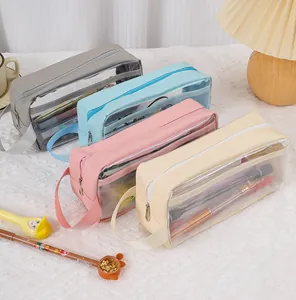 Gran selección de estuches en tonos pastel con ventanas claras y asas muy robustas