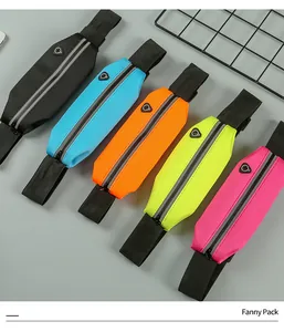 Vue rapprochée de sacs bananes de sport étanches et minces en cinq couleurs vives
