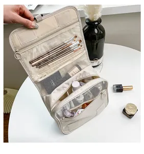Trousse de toilette suspendue de grande capacité avec compartiments filet