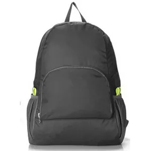 Leichter faltbarer schwarzer Rucksack für Outdoor-Sportarten und Wanderabenteuer.