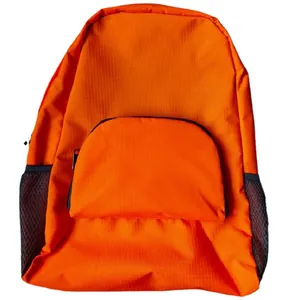 Hellorangefarbener, leichter, faltbarer Outdoor-Reiserucksack mit seitlichen Netztaschen