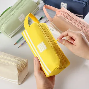 Große doppellagige Federtasche aus Oxford-Stoff mit Griff und weißen Streifen